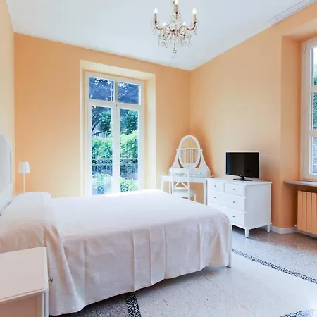 Sleeps 16 Pool Air Con Wifi Стреза