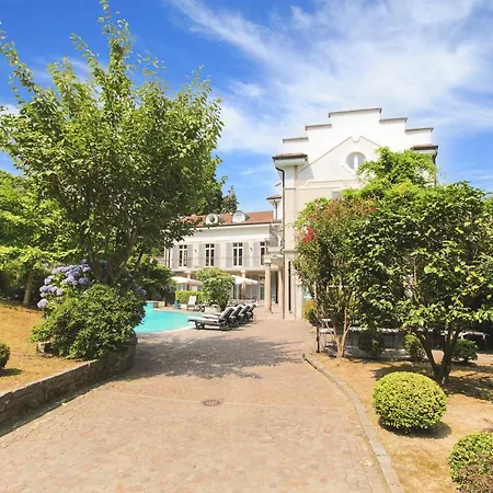 Sleeps 16 Pool Air Con Wifi *