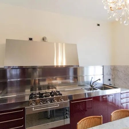 Sleeps 16 Pool Air Con Wifi *
