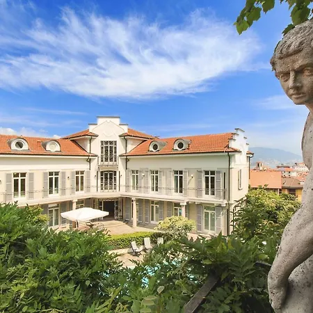Sleeps 16 Pool Air Con Wifi * Стреза
