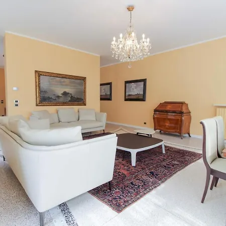 Sleeps 16 Pool Air Con Wifi *